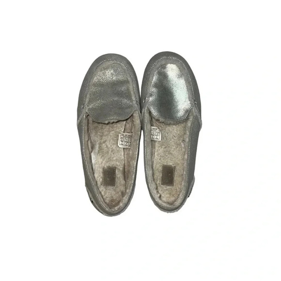 UGG HAILEY METALLIC PLATINUM GOLD SLIPPERS 
SIZE 9 - Picture 2 of 6